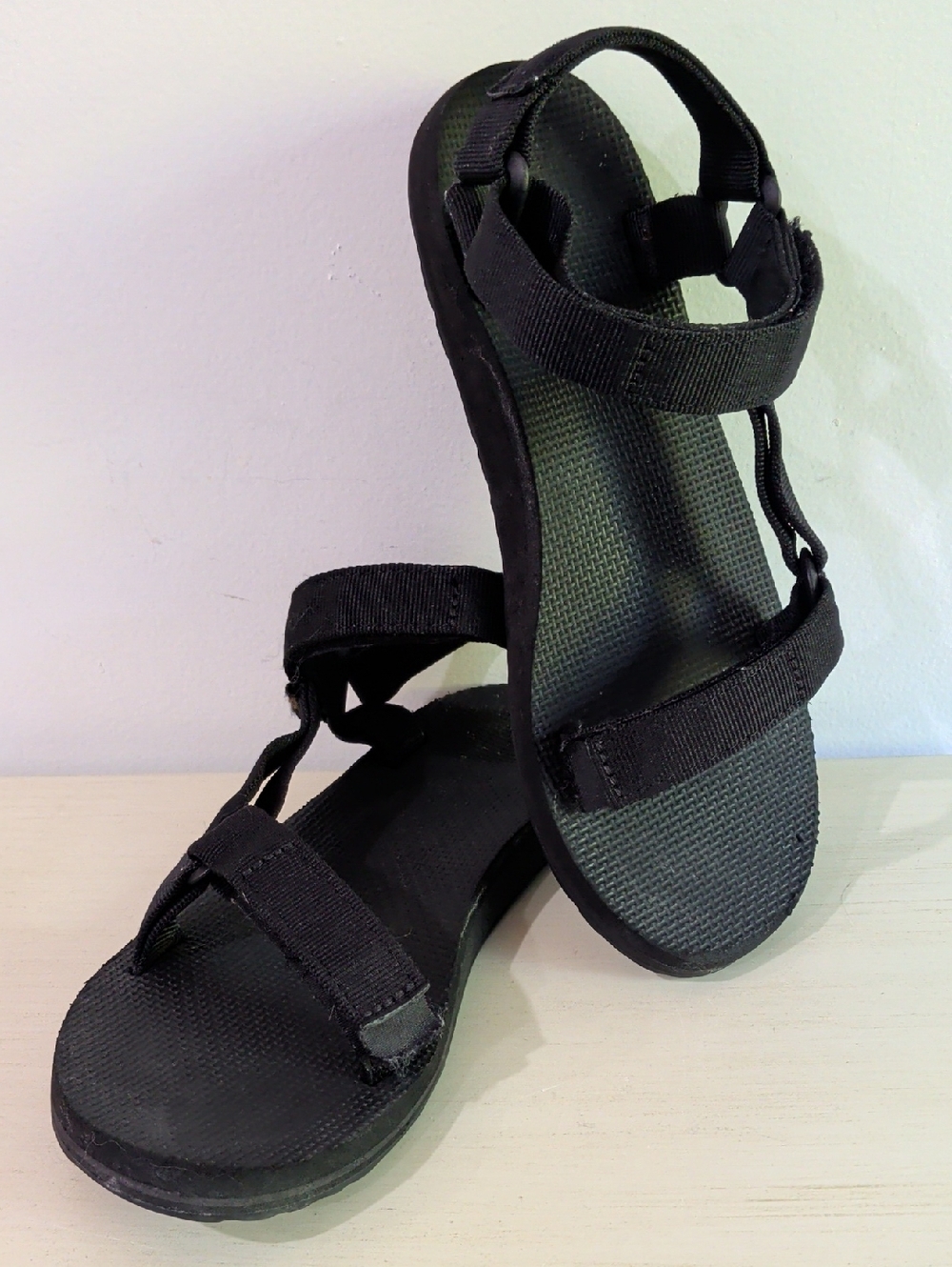Teva Black Rubber Sandals With Straps And Velcro Closures Size 8